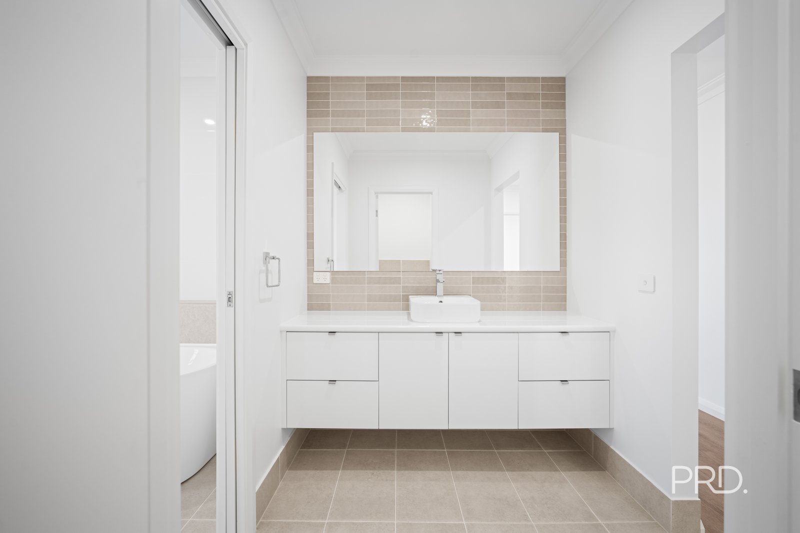 240 Kincaid Street WAGGA WAGGA 11