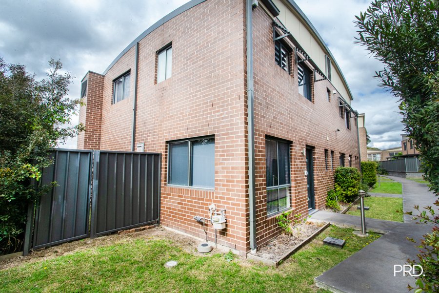 2/400 Glenmore Parkway Glenmore Park 20
