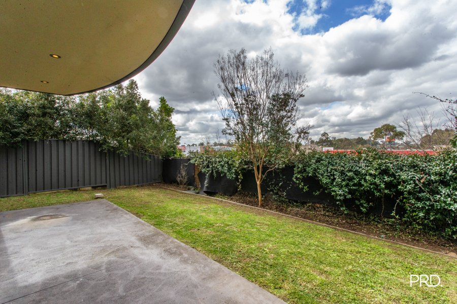 2/400 Glenmore Parkway Glenmore Park 14