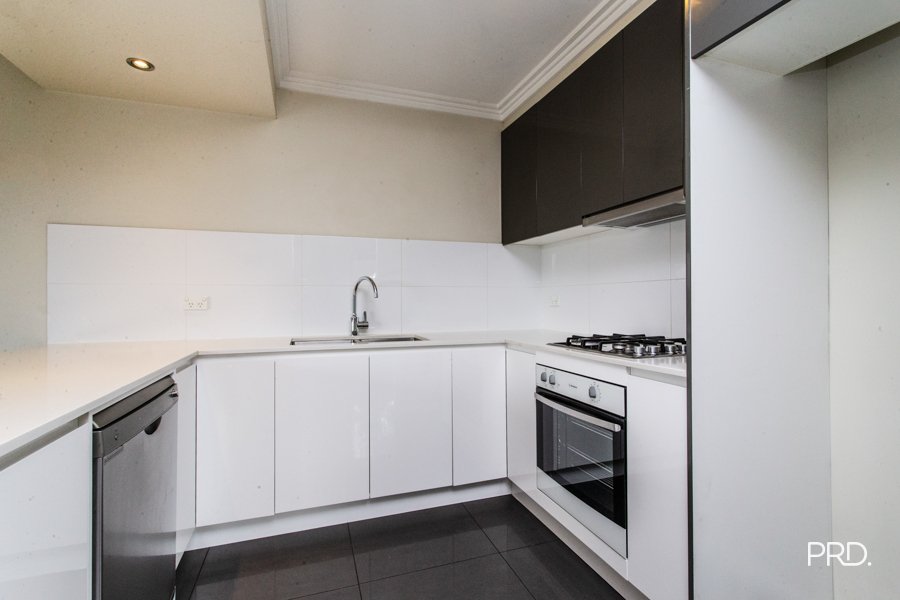 2/400 Glenmore Parkway Glenmore Park 9