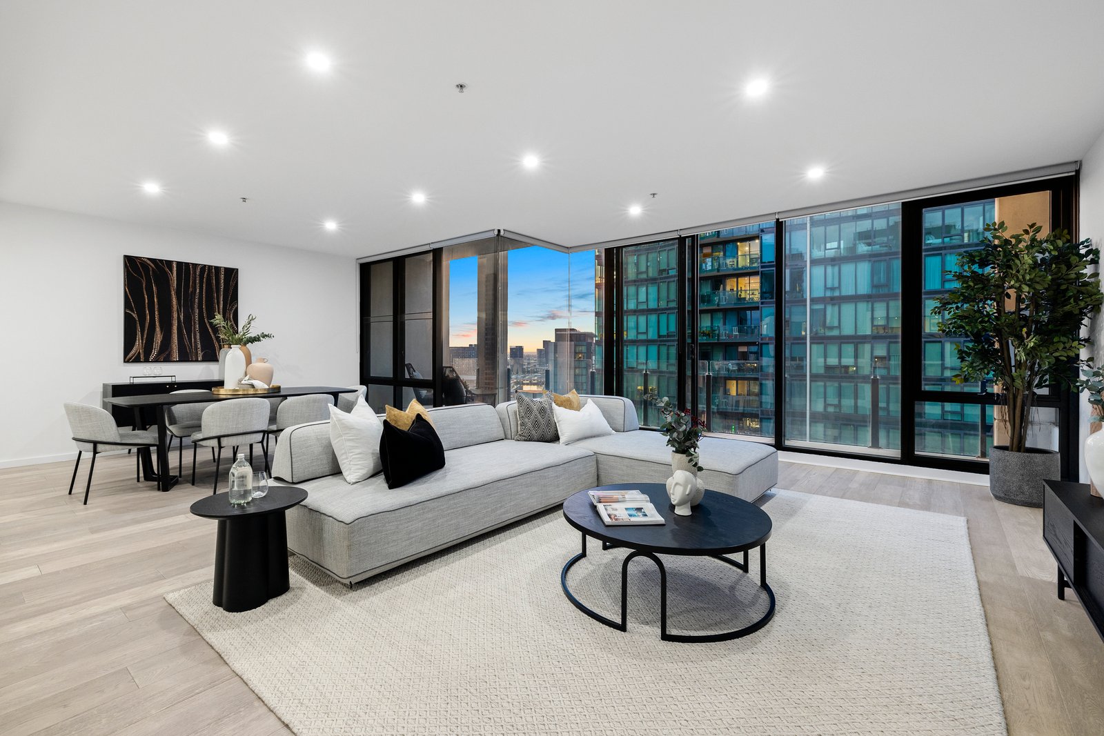 Gallery: 2401/163 City Road