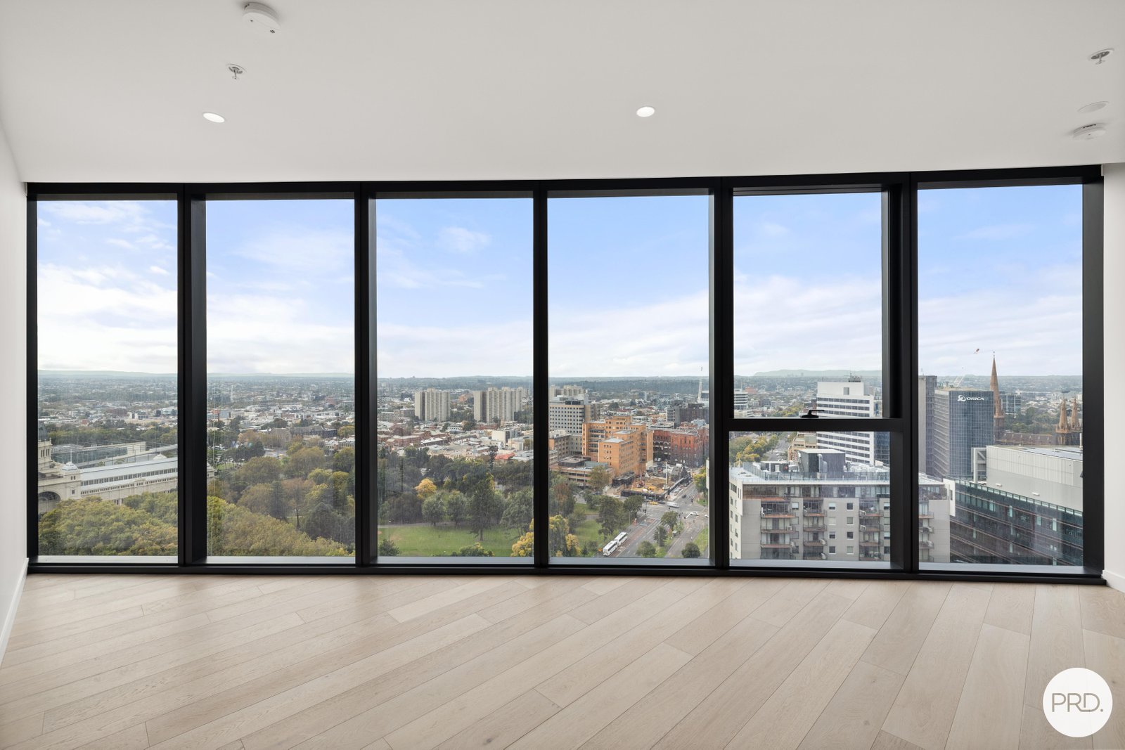 2402/63 La Trobe Street MELBOURNE 1