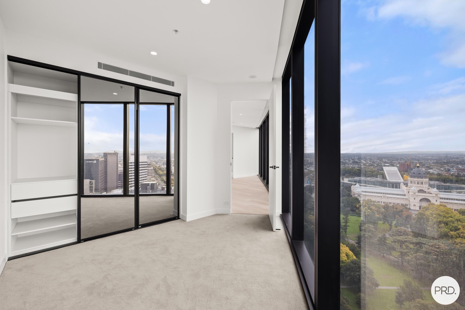 2402/63 La Trobe Street MELBOURNE 13