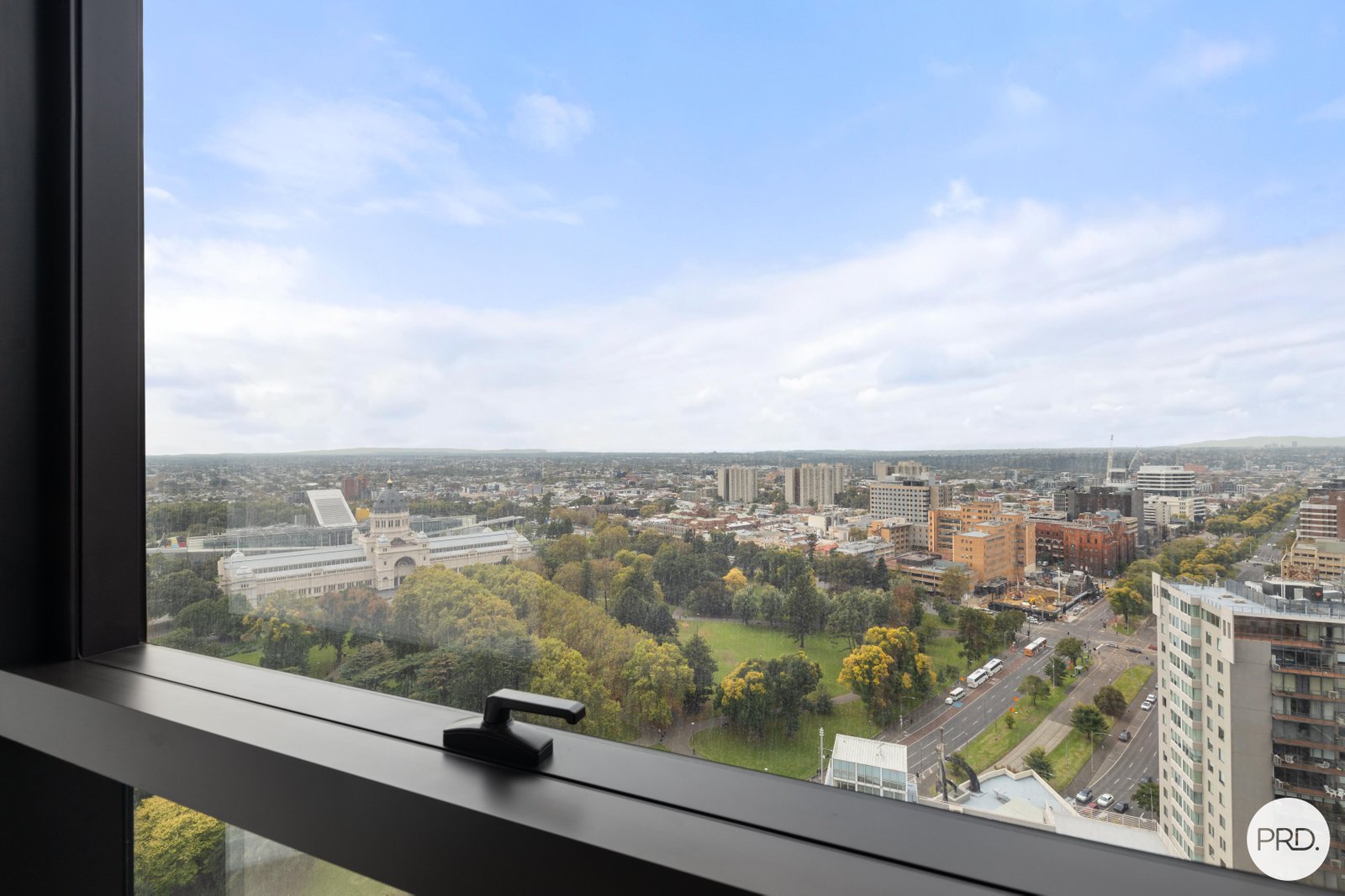 2402/63 La Trobe Street MELBOURNE 8