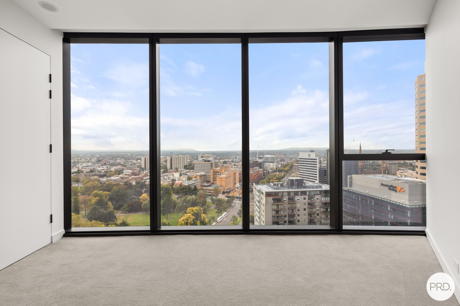 2402/63 La Trobe Street MELBOURNE 12