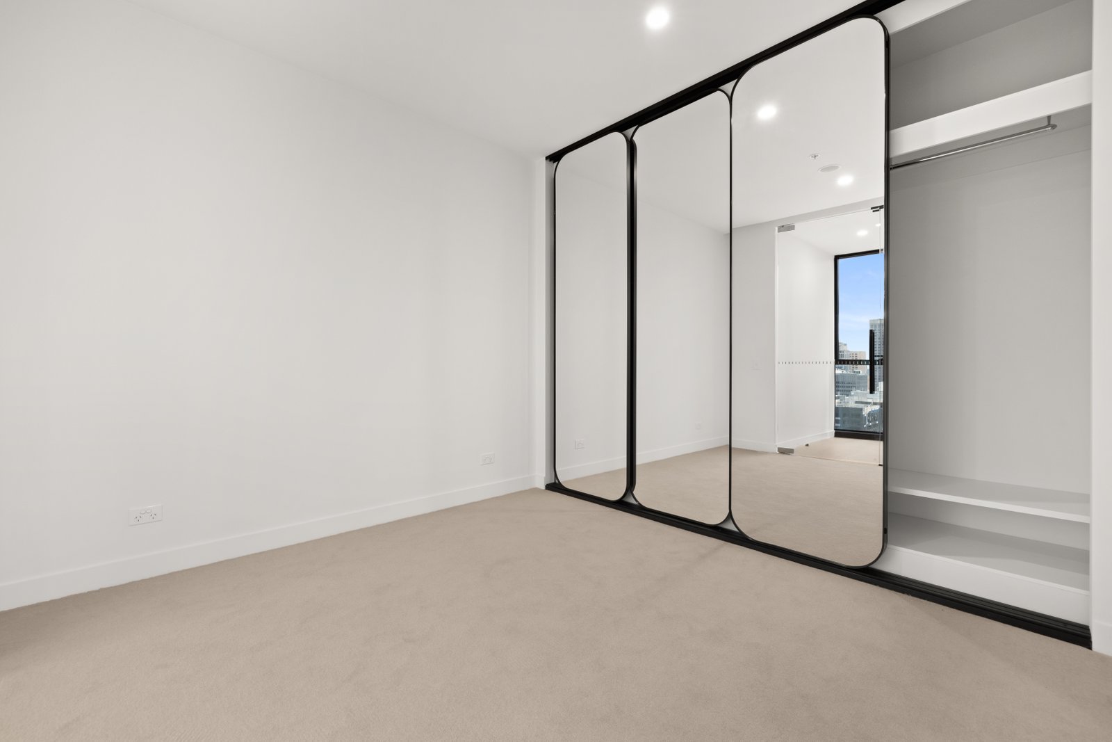 2406/138 Spencer Street MELBOURNE 4