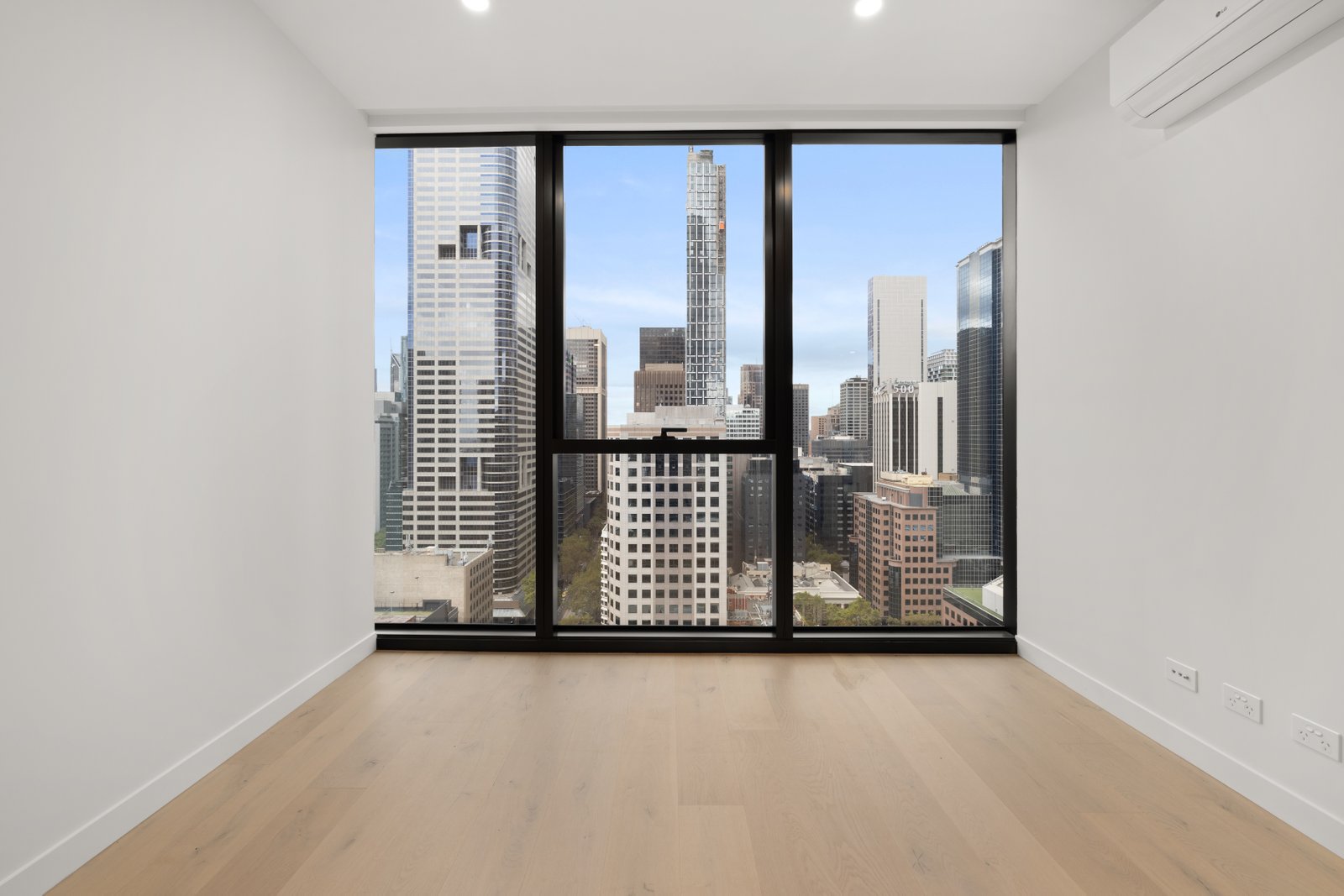 2406/138 Spencer Street MELBOURNE 8