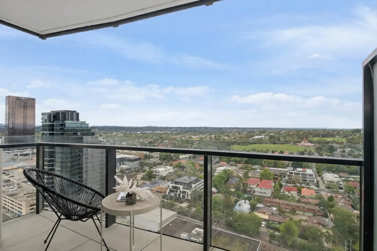 Gallery: 2409/828 Whitehorse Road