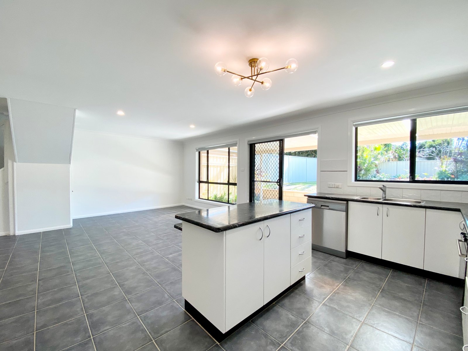 2/41 Albacore Drive CORLETTE 2