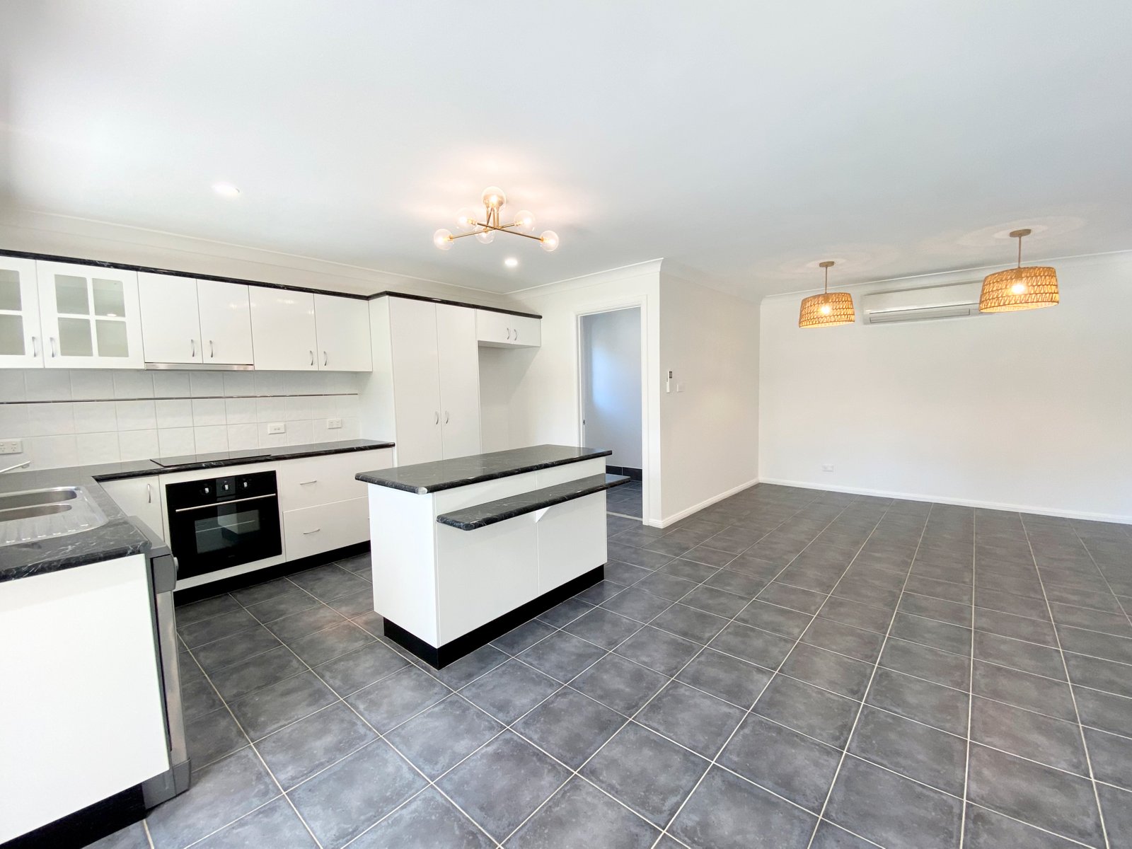 2/41 Albacore Drive CORLETTE 5