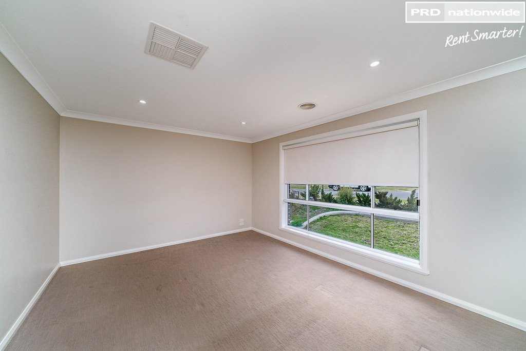 2/41 Breasley Crescent ESTELLA 5