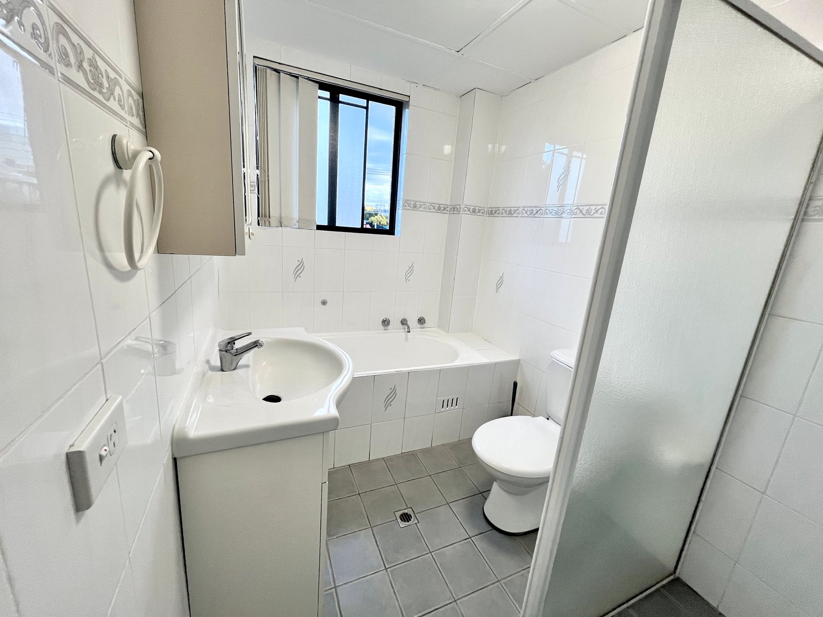 2/41 Campbell Street LIVERPOOL 5