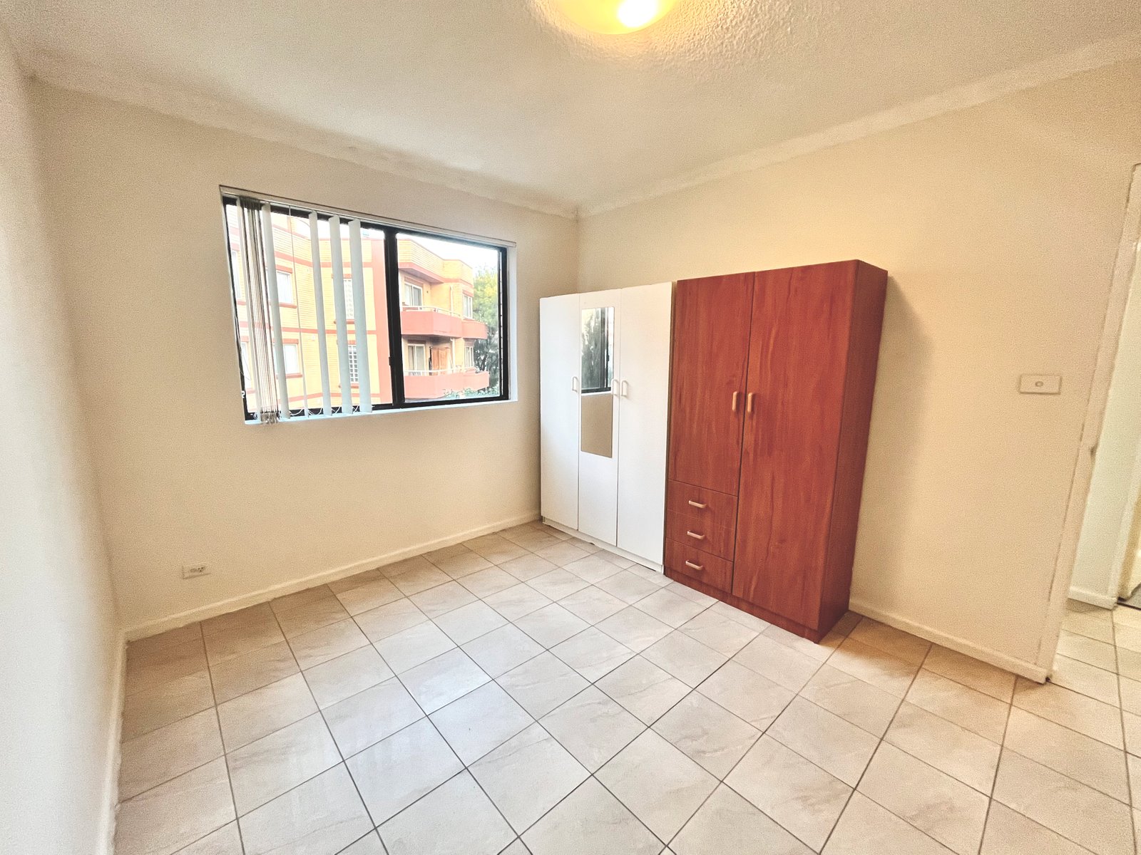 2/41 Campbell Street LIVERPOOL 7