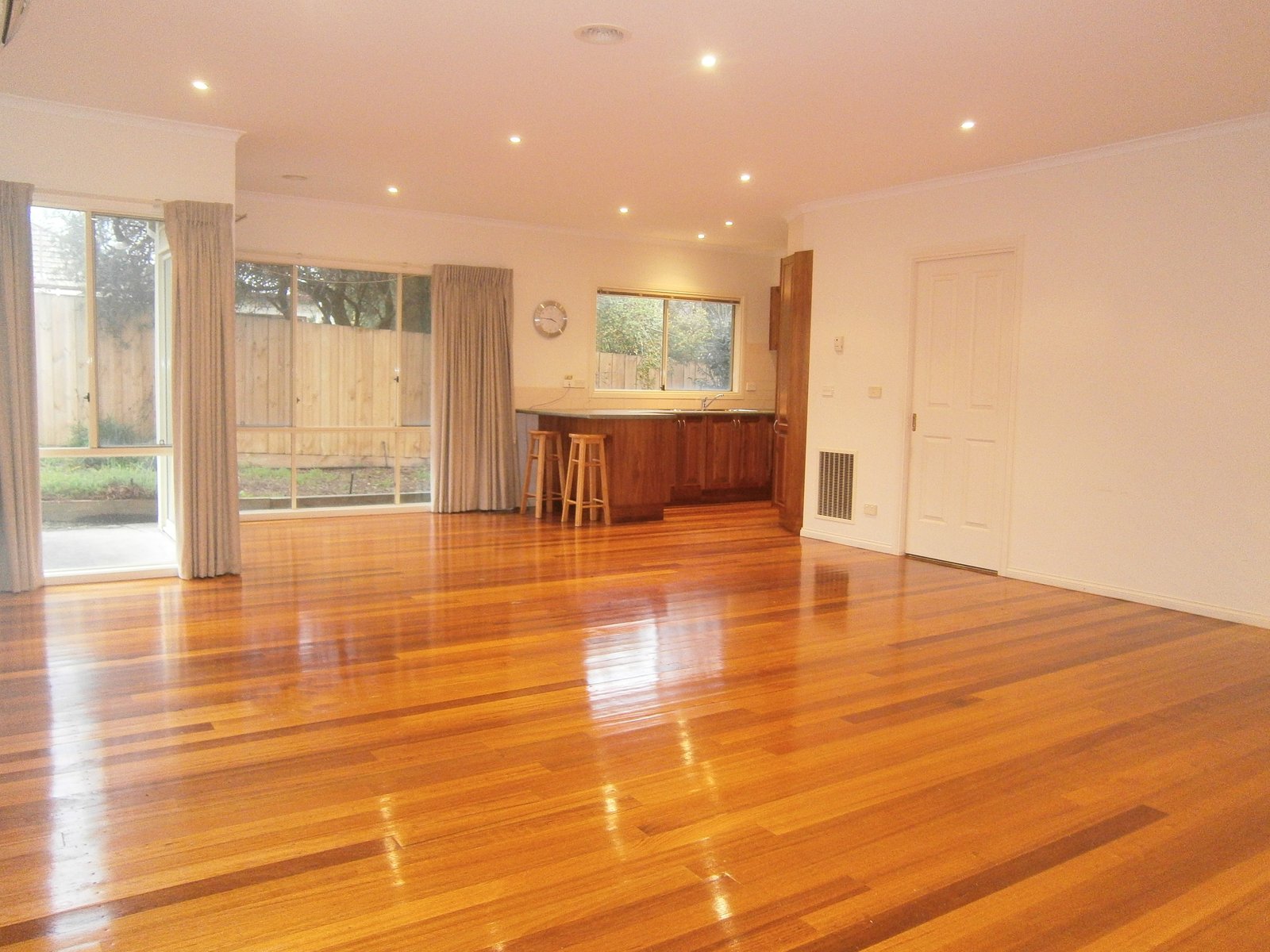 Gallery: 2/41 Douglas Street