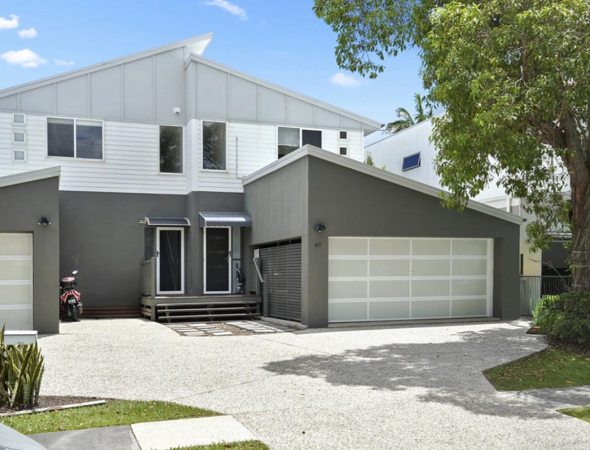 2/41 Kallay Street Miami 1