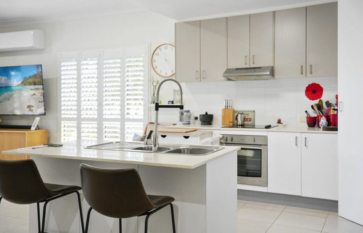 2/41 Kallay Street Miami 4