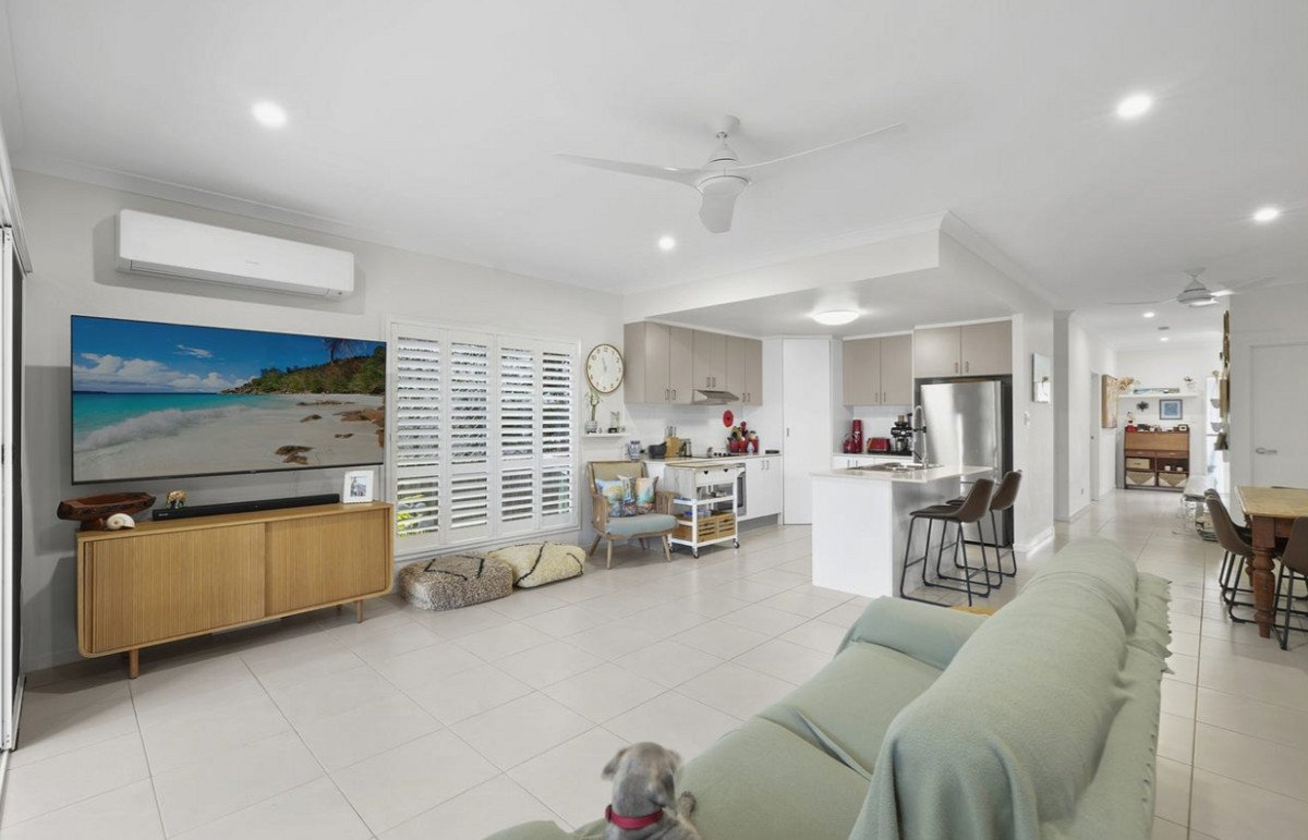 2/41 Kallay Street Miami 6