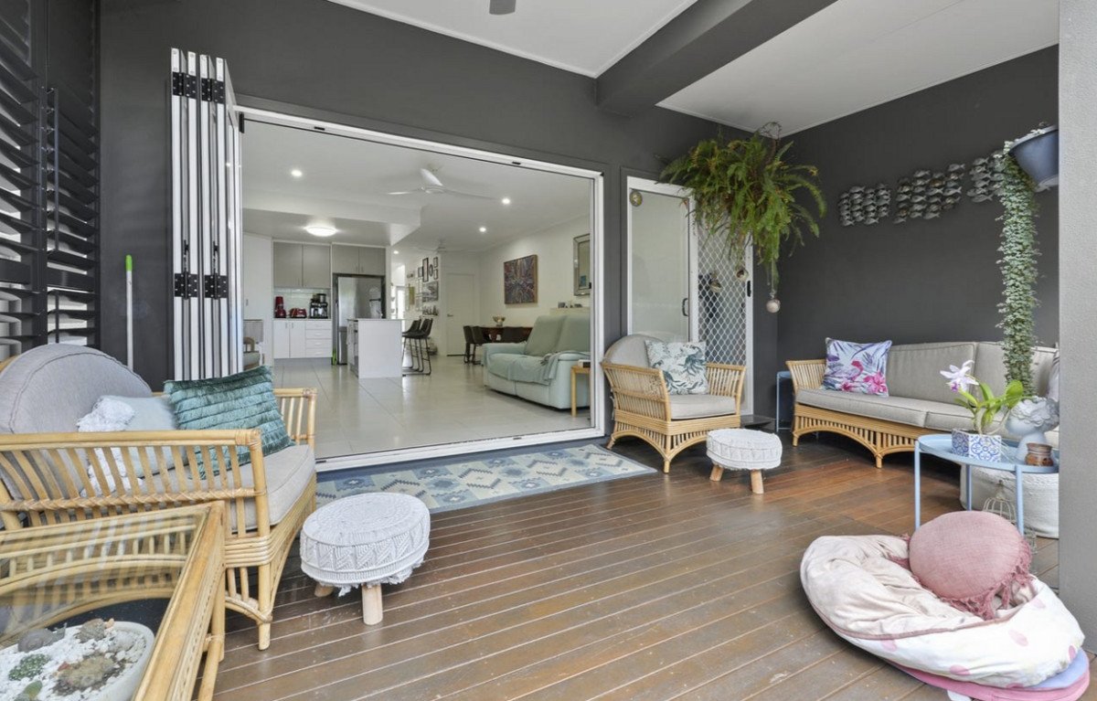 2/41 Kallay Street Miami 8