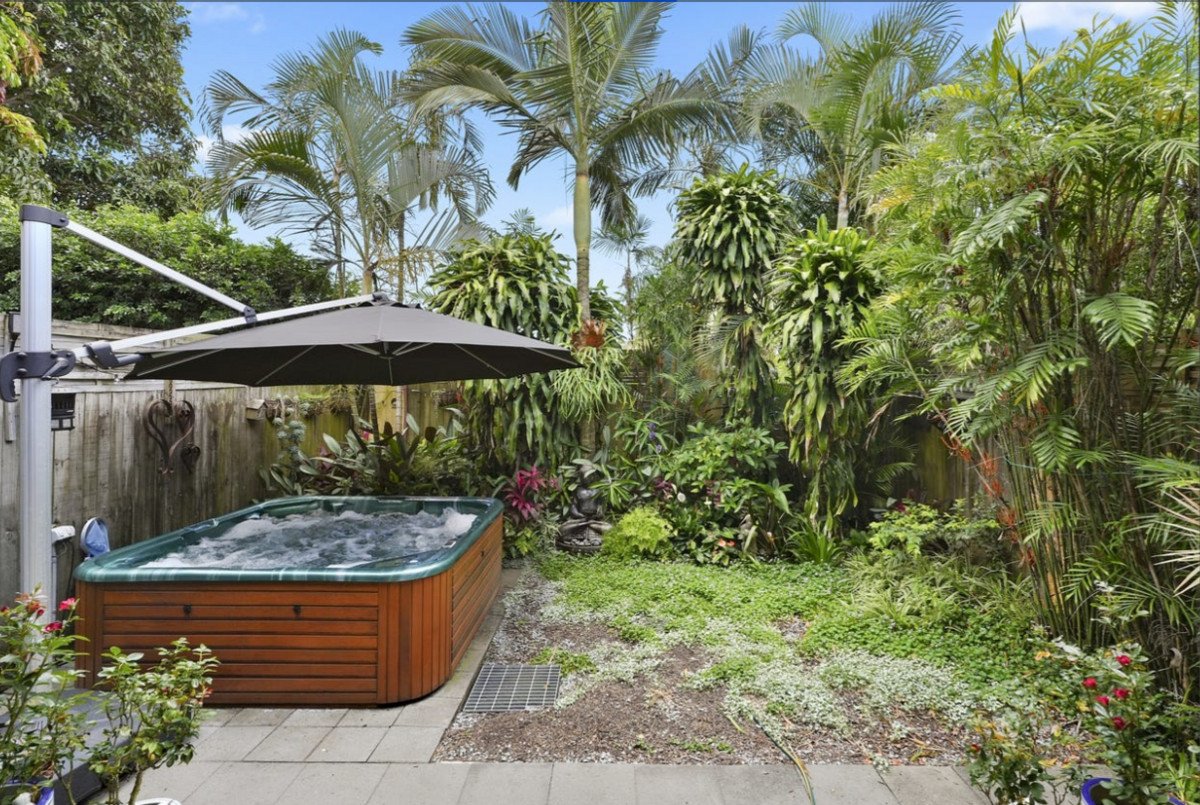 2/41 Kallay Street Miami 17