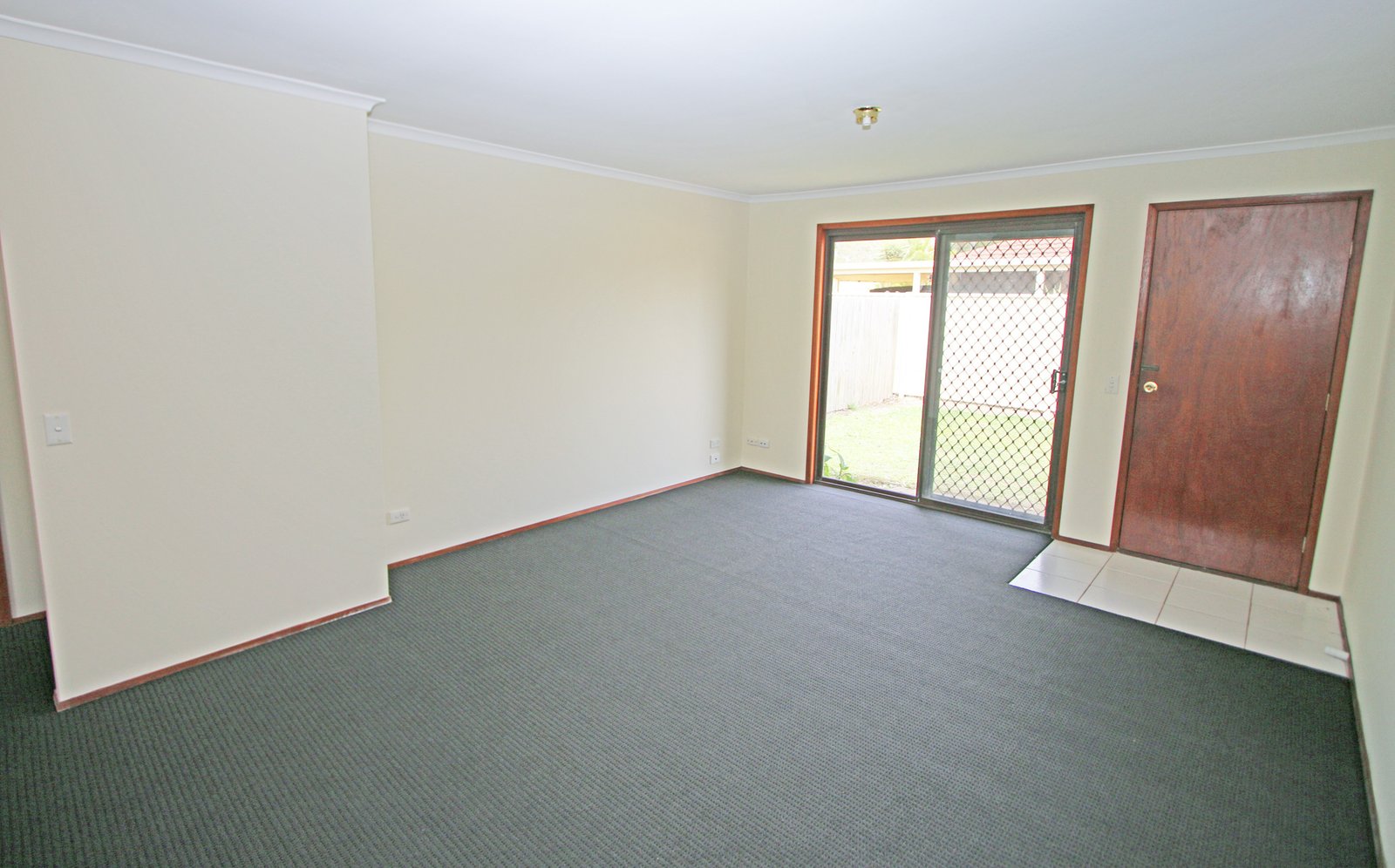 2/41 Morinda Way LABRADOR 3