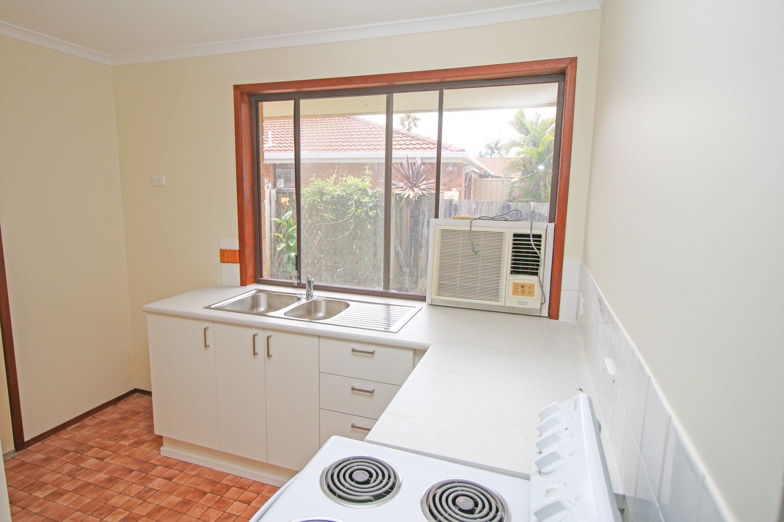 2/41 Morinda Way LABRADOR 5