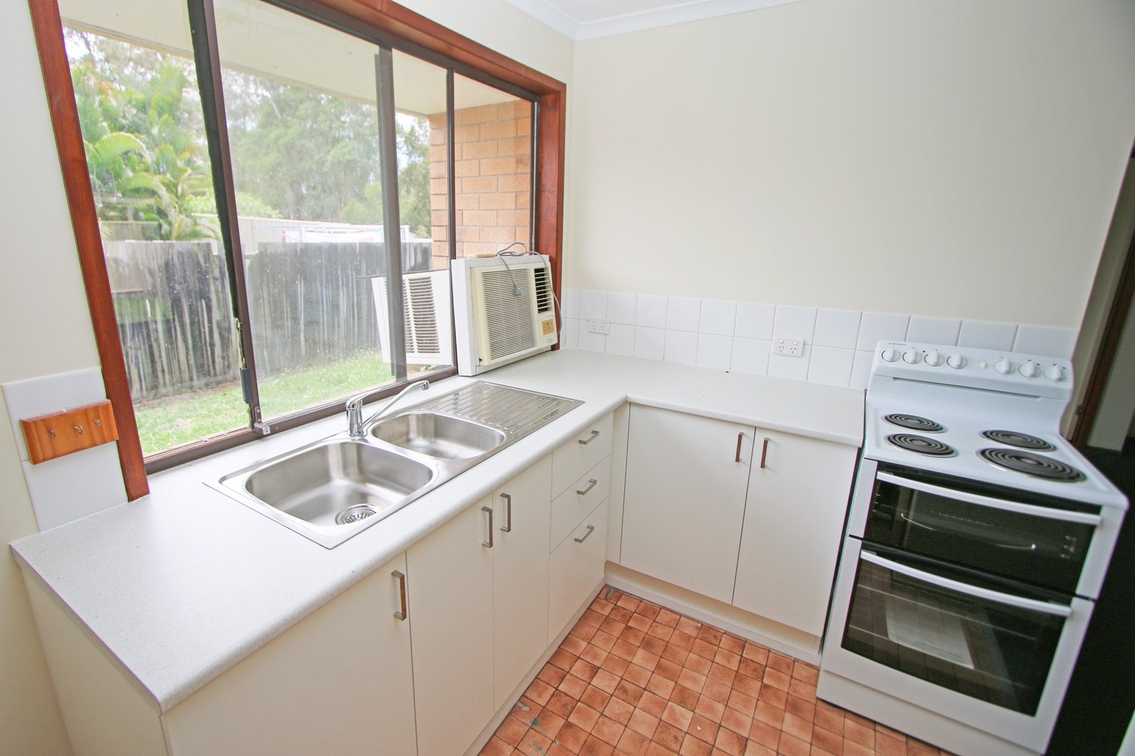 2/41 Morinda Way LABRADOR 6