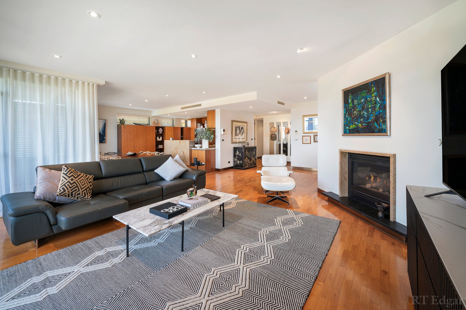 Real Estate and Property in 2/41 Ormond Esplanade, Elwood, VIC