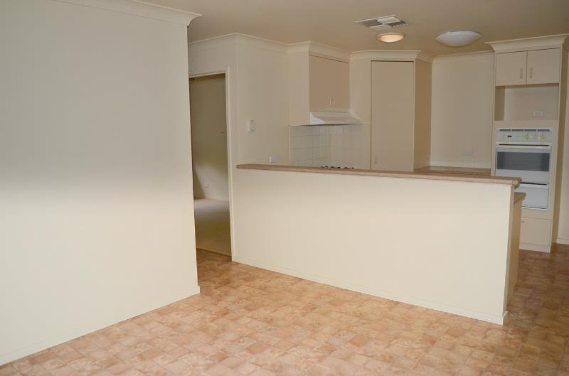 2/41 Schipp Street FOREST HILL 4