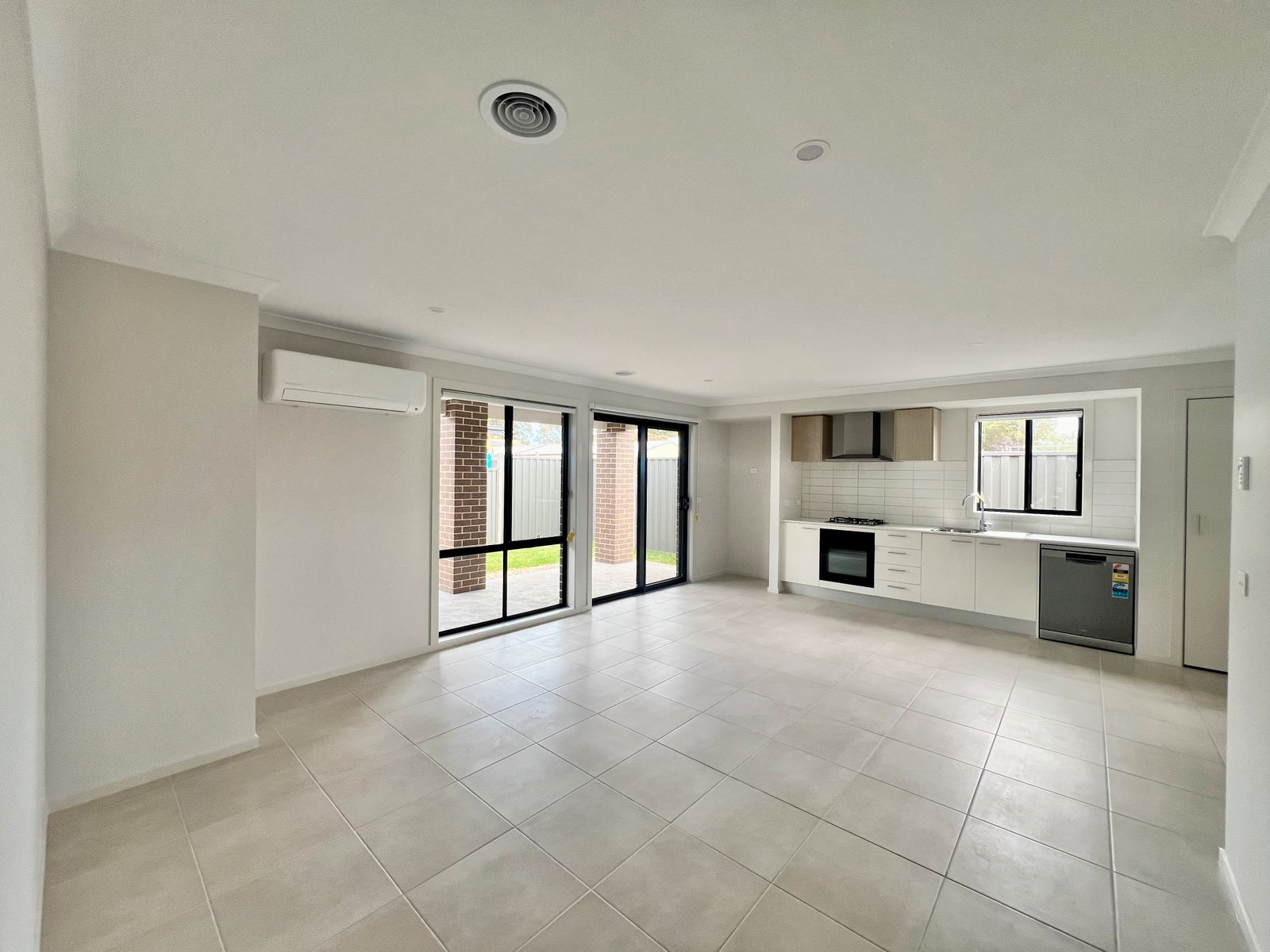 Gallery: 2/41 Serene Terrace