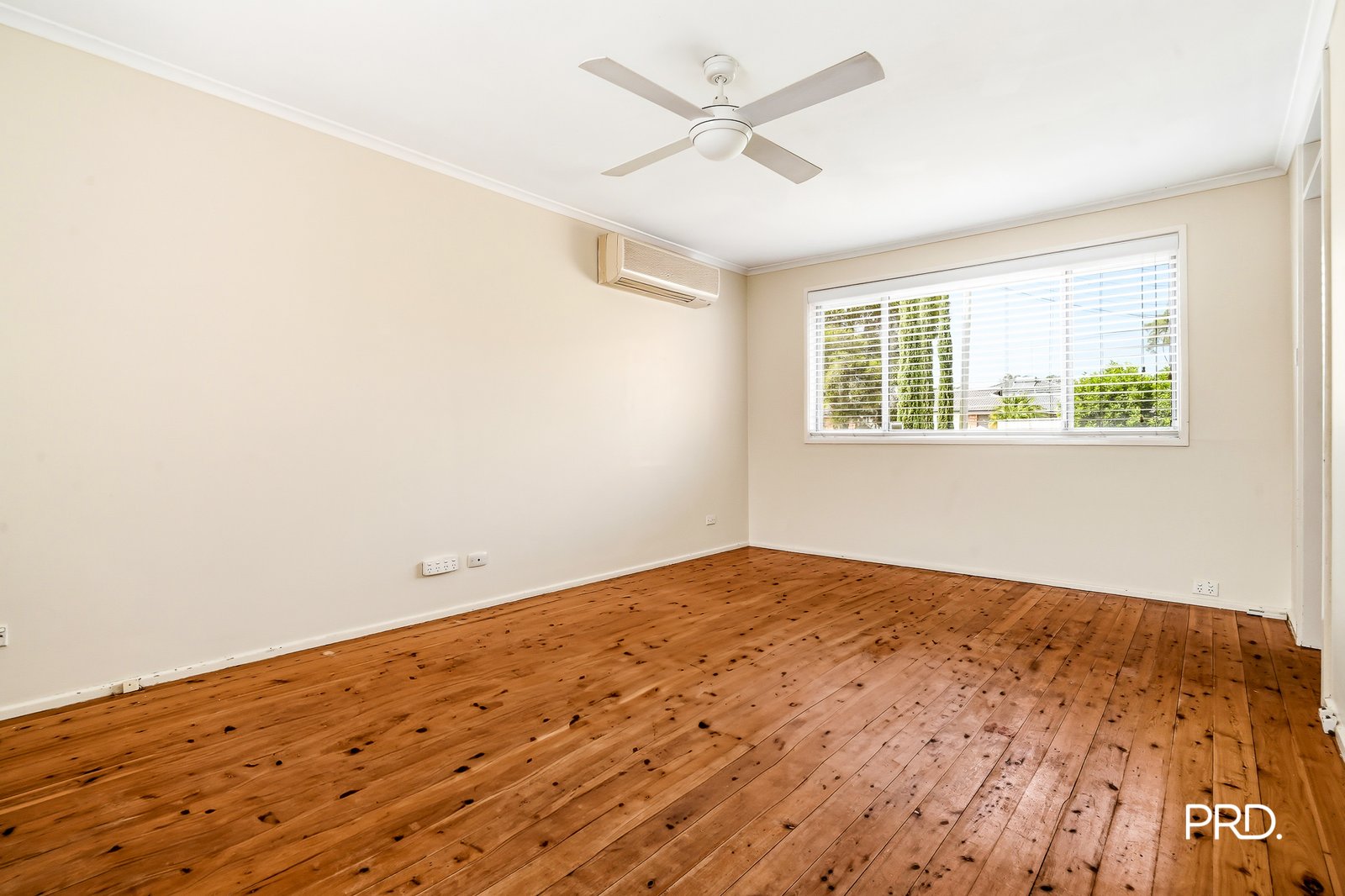 241 Smith St  South Penrith 4