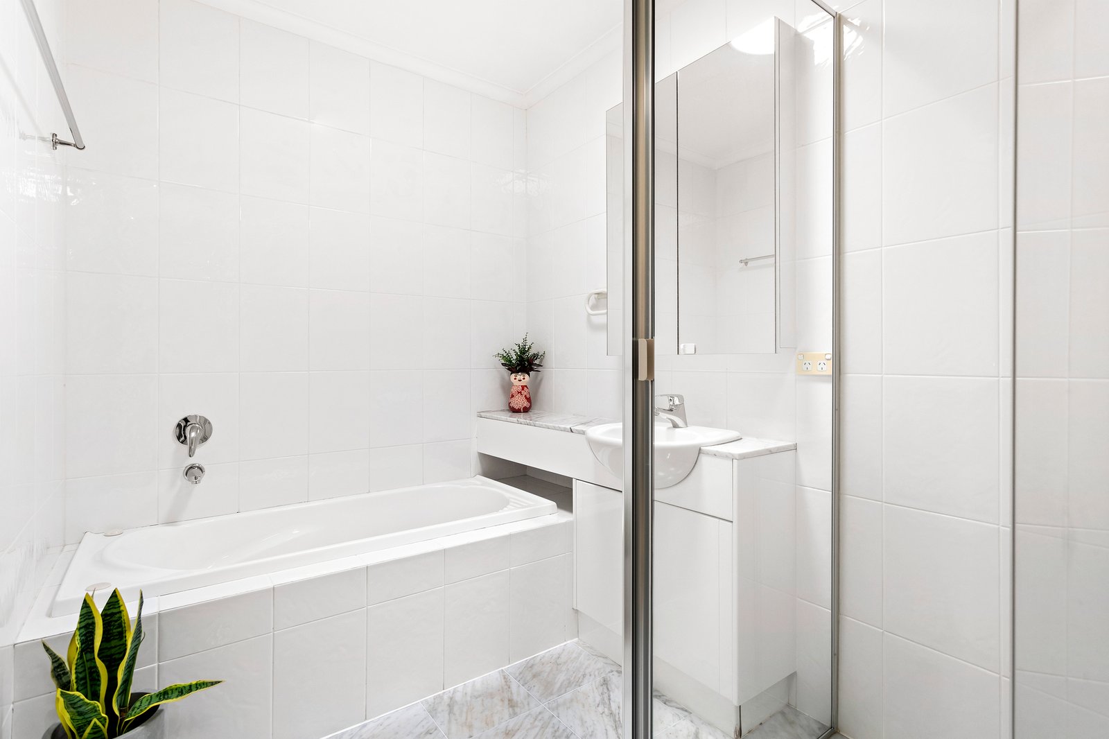 Real Estate and Property in 2/41 Snowdon Avenue, Caulfield, VIC