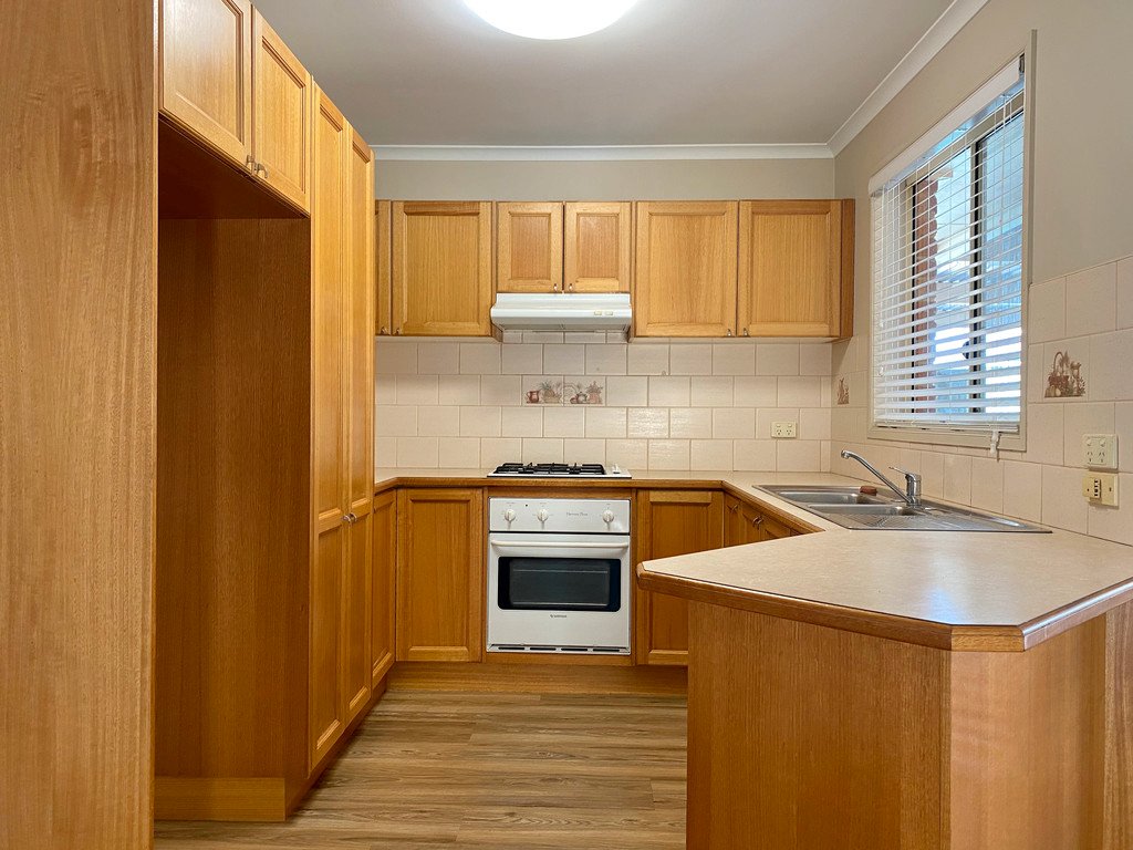 241 Vickers Road LAVINGTON 2