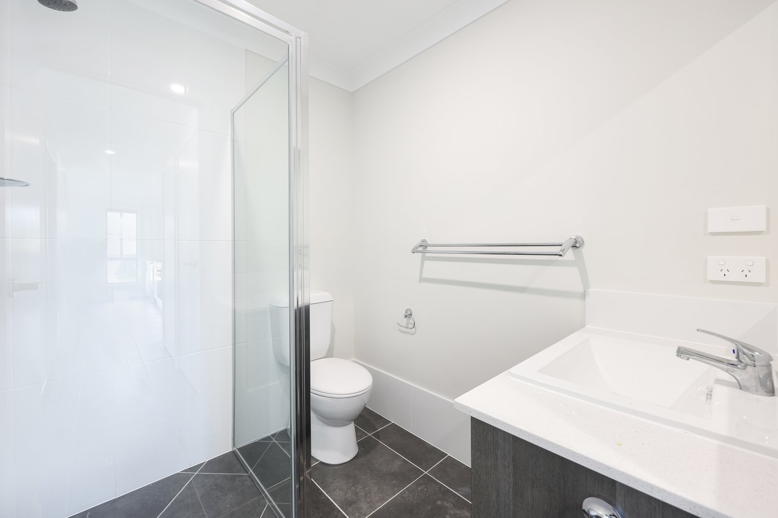 2/41 Wattle Street KOOTINGAL 2