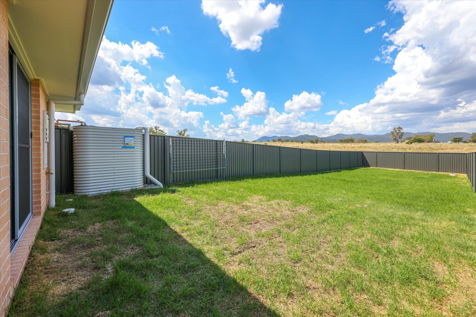 2/41 Wattle Street KOOTINGAL 8