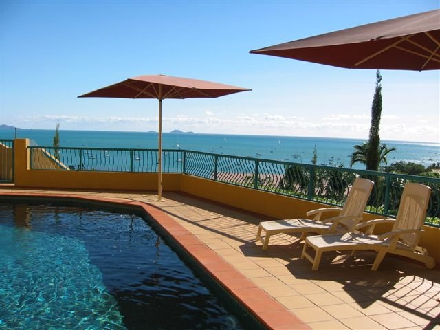 24/10 Golden Orchid Drive AIRLIE BEACH 2