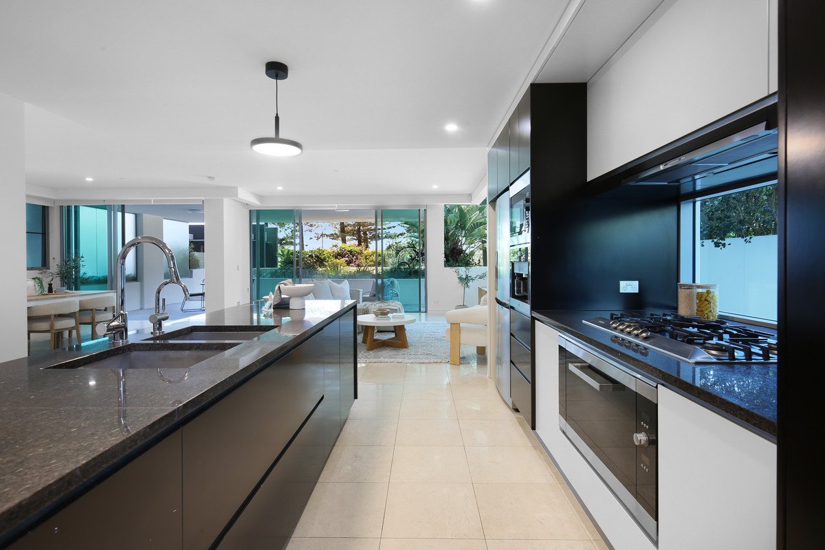 24/106 The Esplanade Burleigh Heads 4