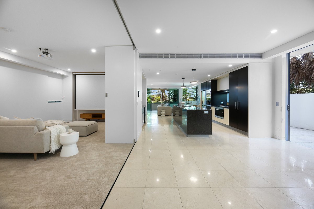 24/106 The Esplanade Burleigh Heads 7