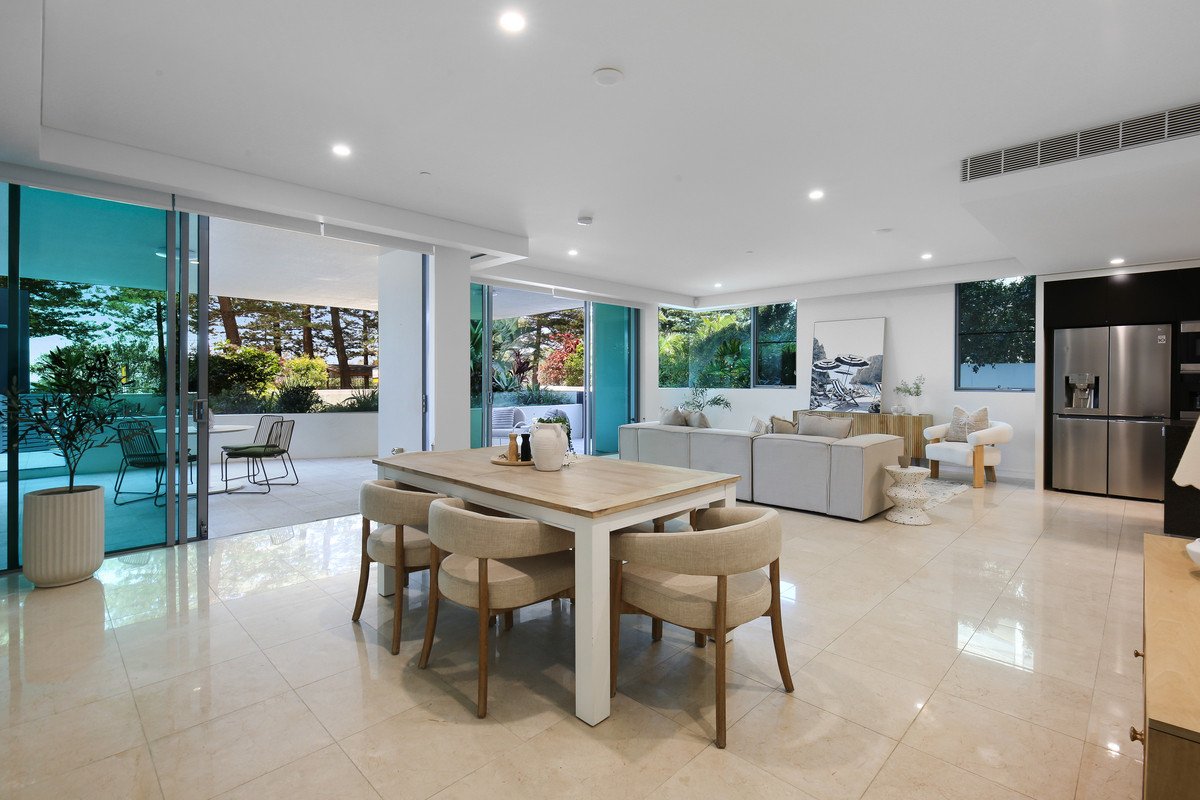 24/106 The Esplanade Burleigh Heads 13