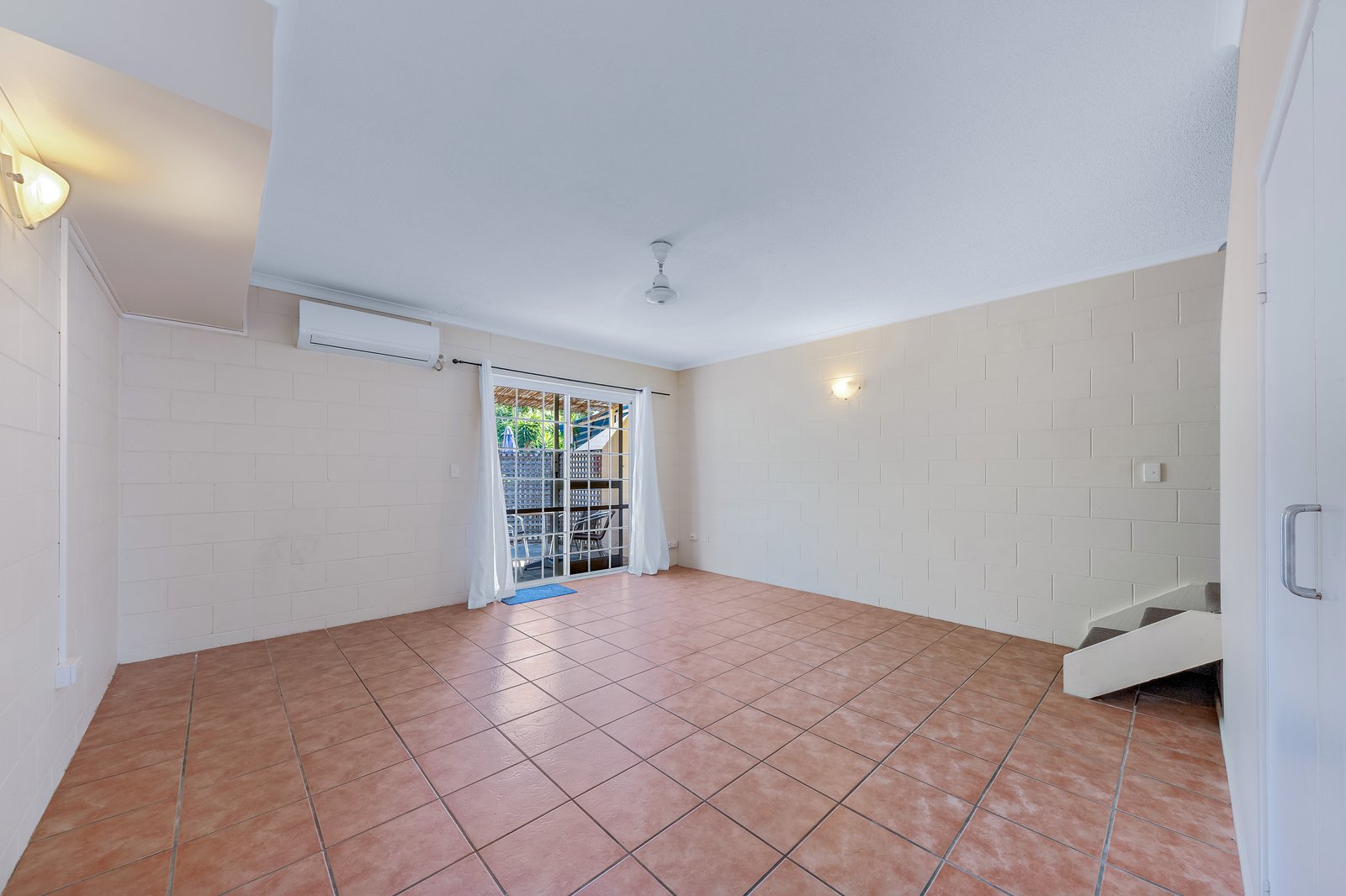 24/11 Island Drive CANNONVALE 5
