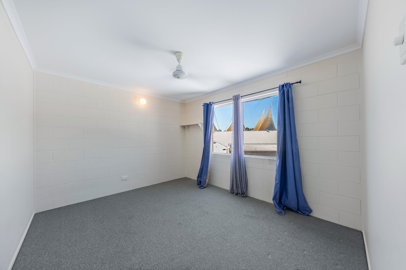 24/11 Island Drive CANNONVALE 9