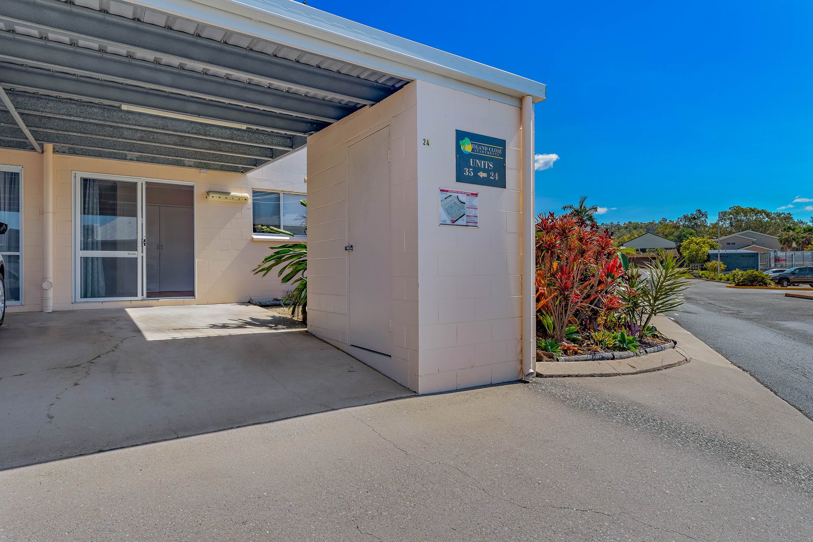 24/11 Island Drive CANNONVALE 11