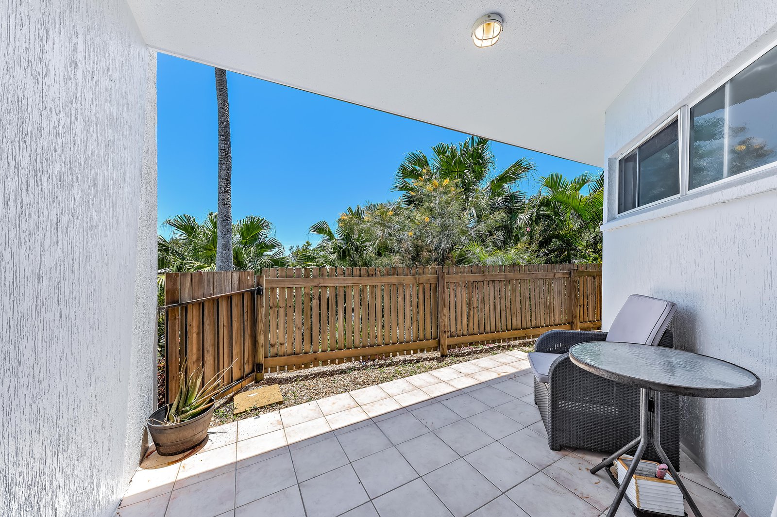 24/12-18 Eshelby Drive CANNONVALE 5