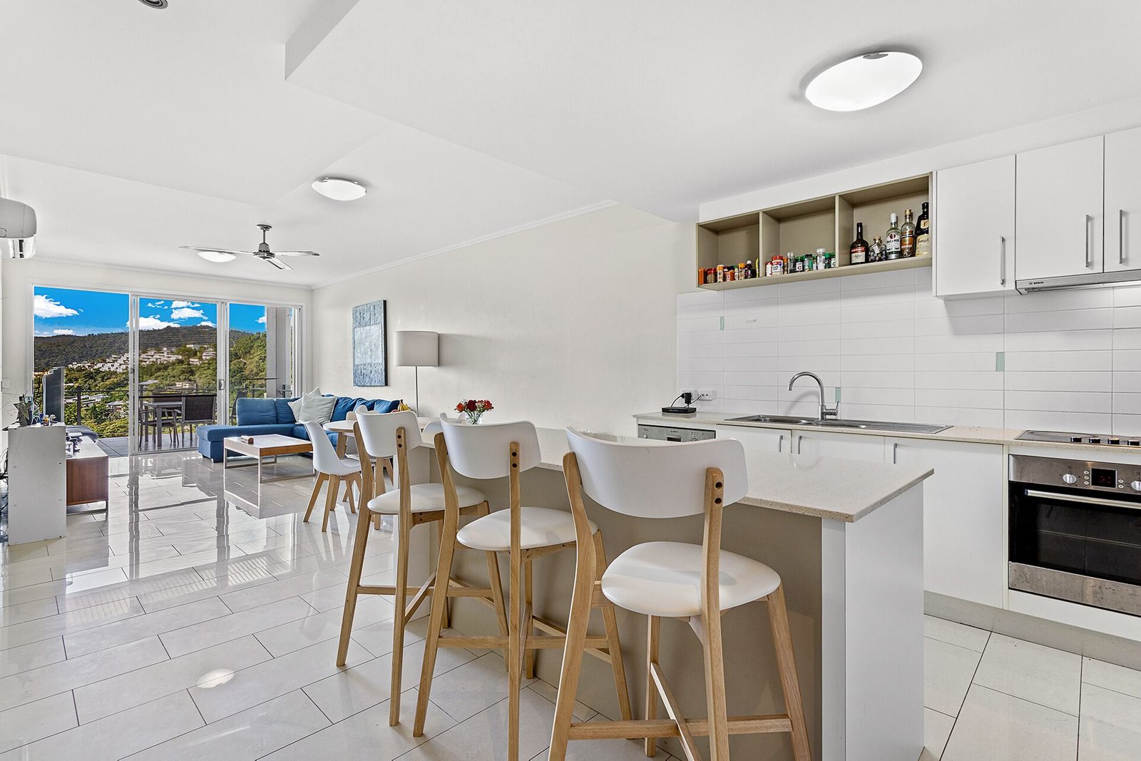 24/15 Flame Tree Court AIRLIE BEACH 11