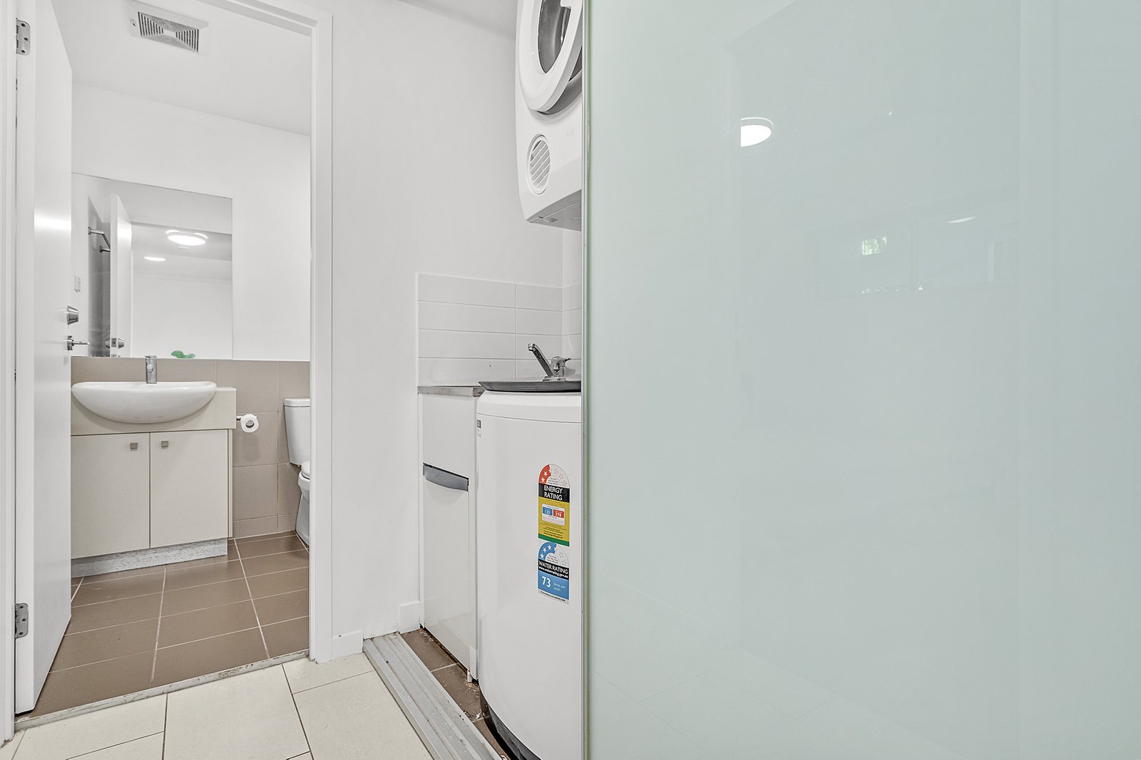 24/15 Flame Tree Court AIRLIE BEACH 18