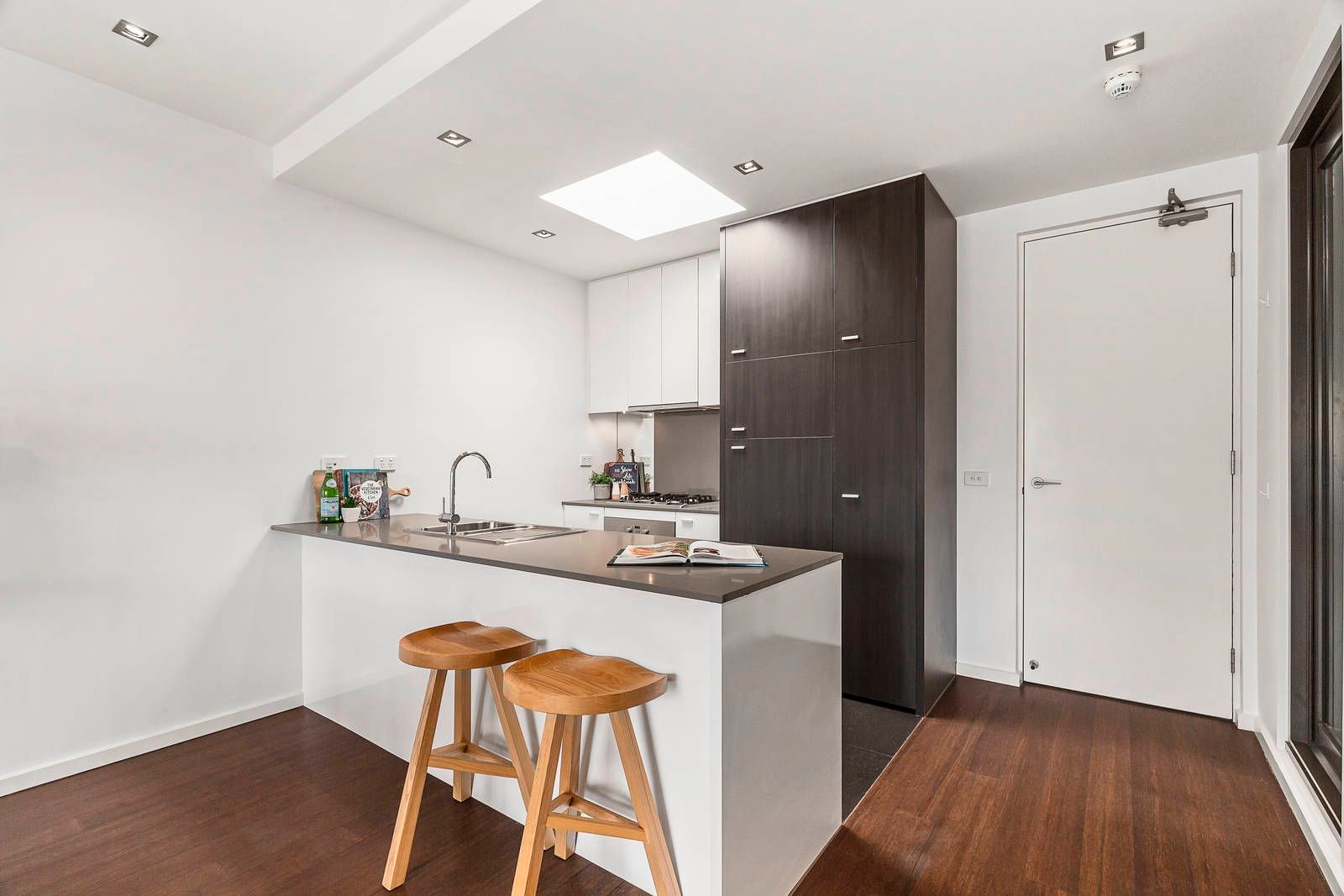 Gallery: 24/17 Robe Street