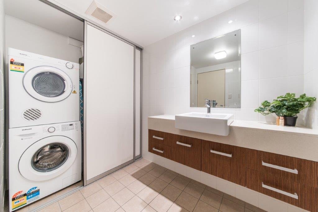 24/18 Seaview Drive AIRLIE BEACH 8