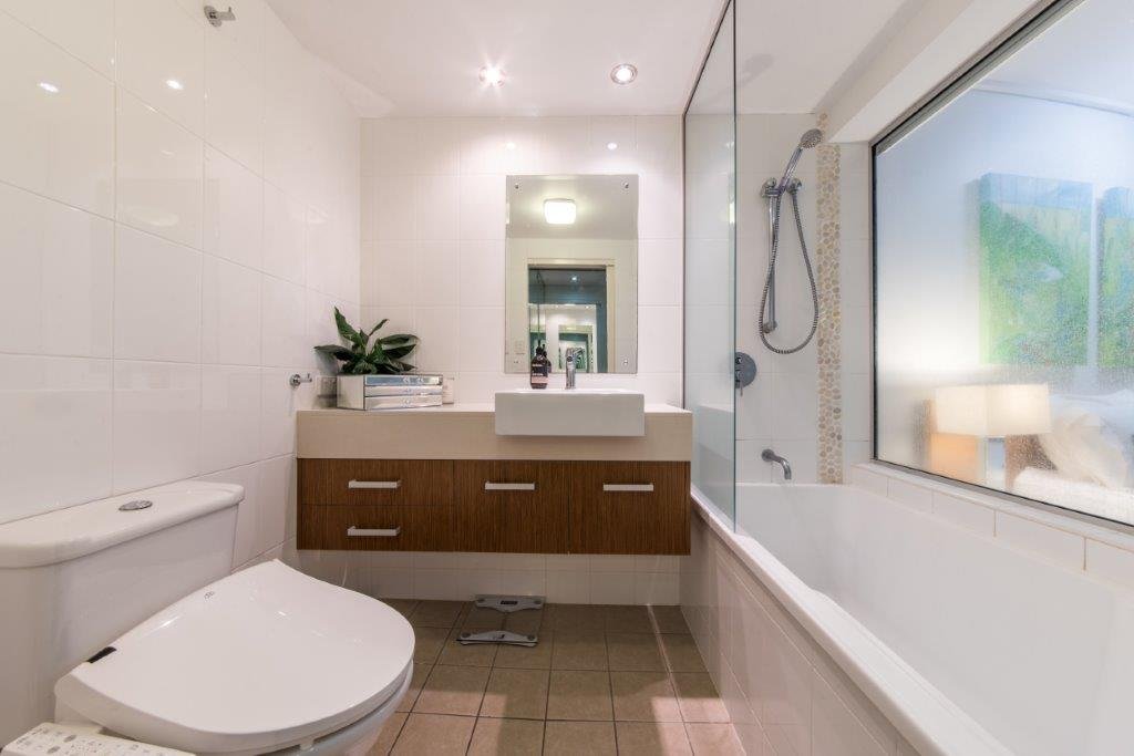 24/18 Seaview Drive AIRLIE BEACH 17