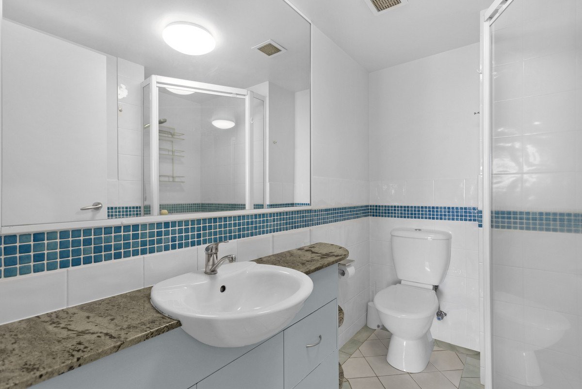 24/186 The Esplanade Burleigh Heads 12