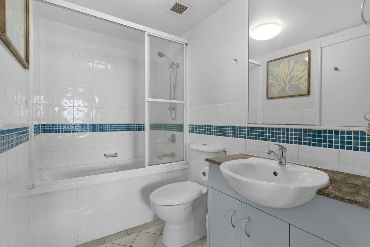 24/186 The Esplanade Burleigh Heads 14