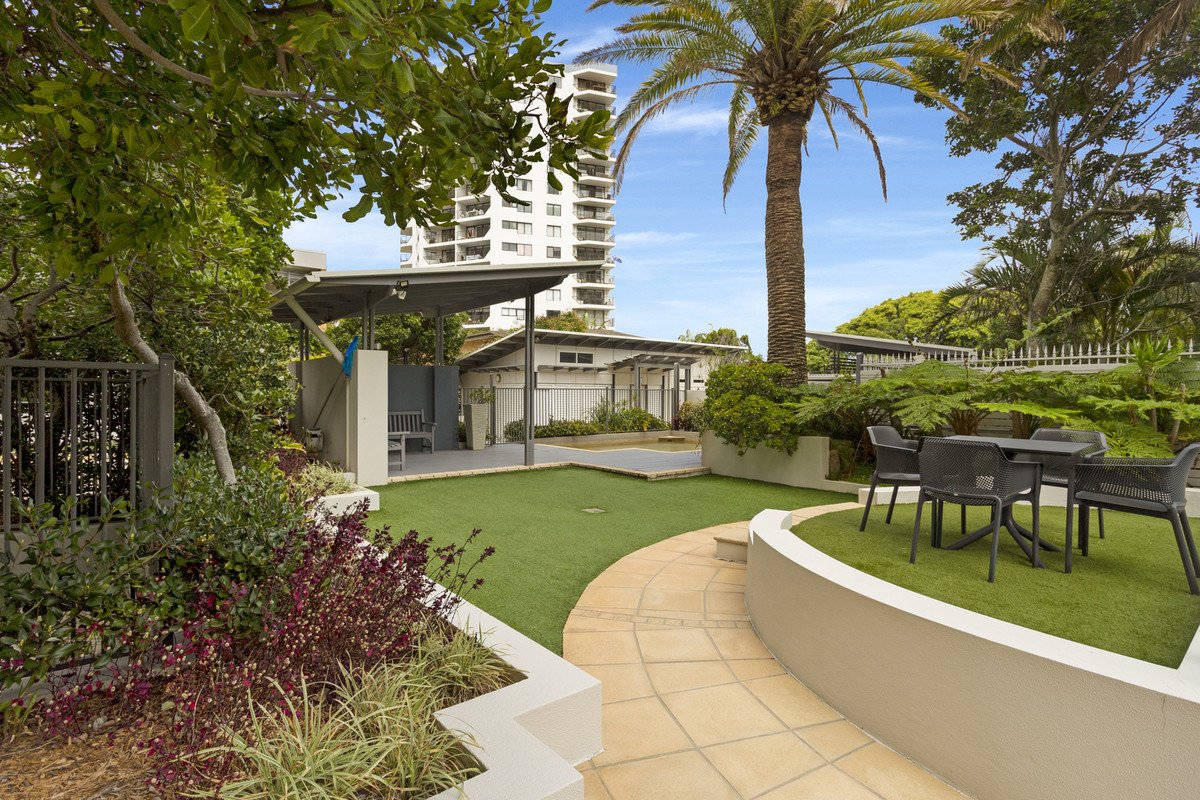 24/186 The Esplanade Burleigh Heads 24